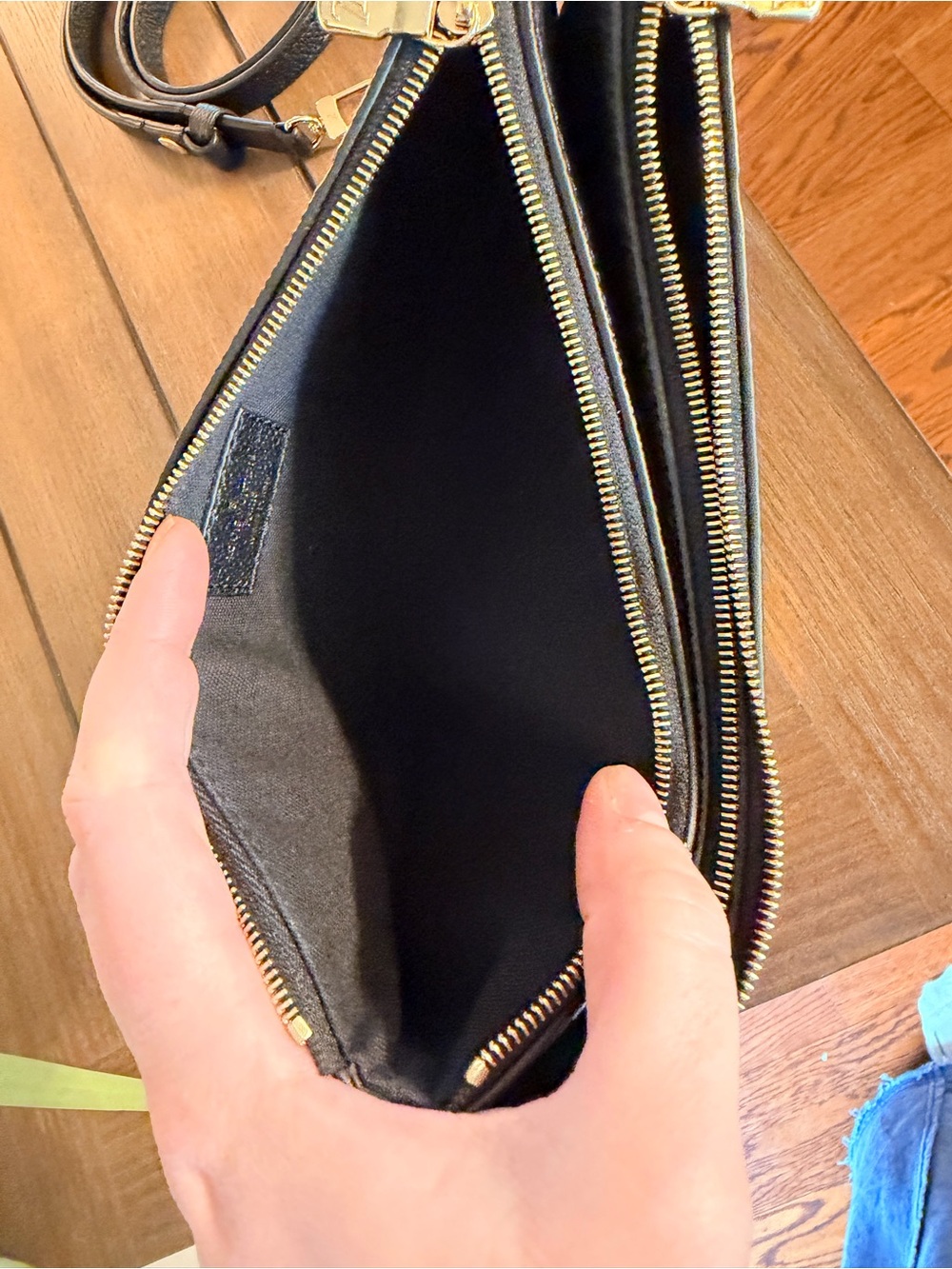 Louis Vuitton Pochette Liv - black empreinte - Picture 7 of 12